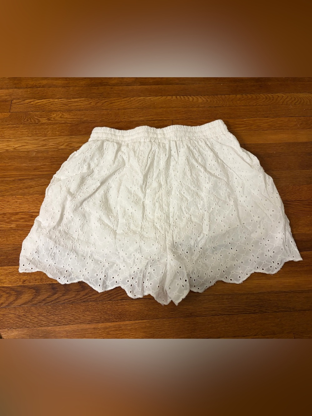 MABLE White Eyelet High Waist Shorts - Picture 2 of 6
